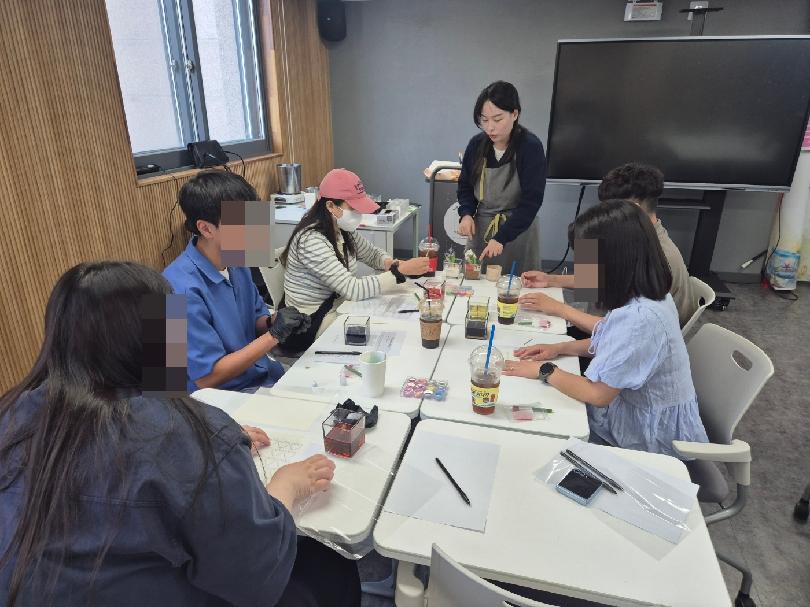 2025다이로움청년학교2플라워캔들1.jpg