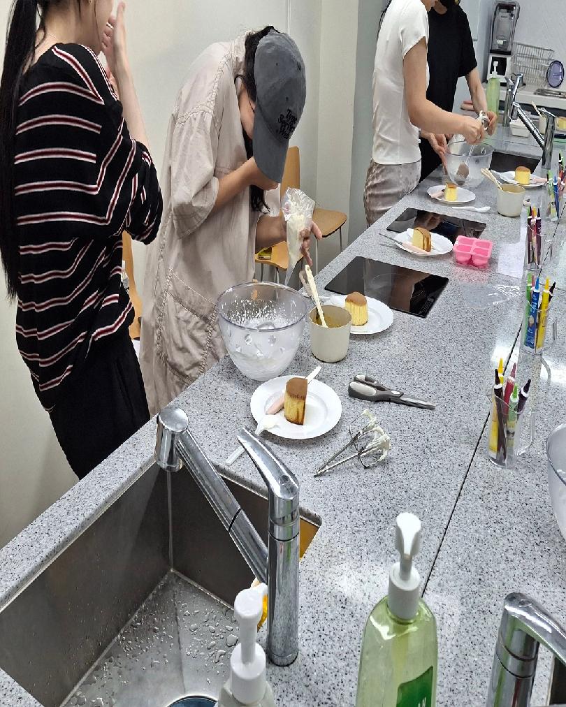 2026.7.27.왁뿌키티케이크1.jpg
